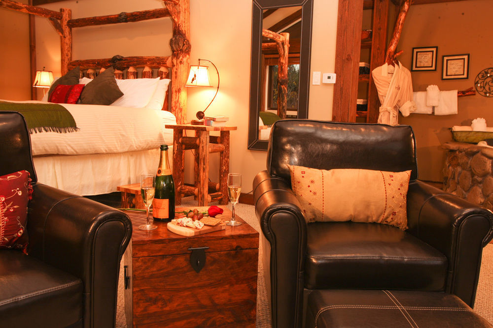 Carson Ridge Luxury Cabins Bed & Breakfast Exterior photo